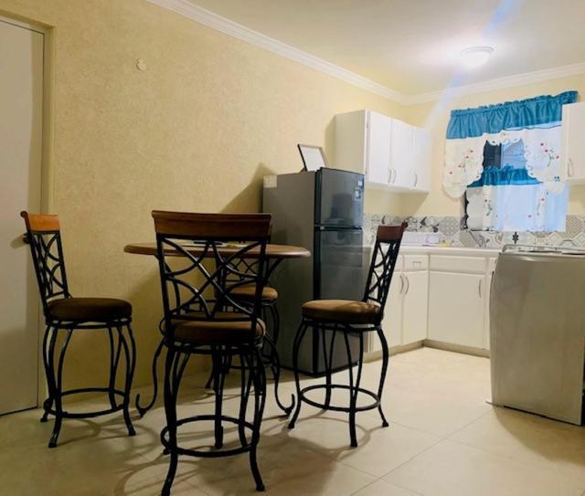 Kenridge Residences Saint James Esterno foto